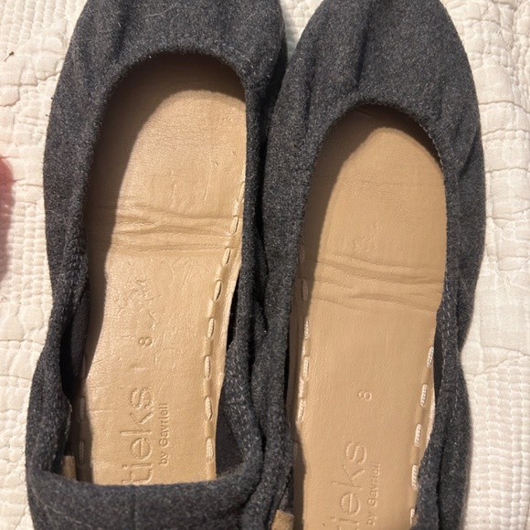 Size 8 Greystone tieks, tieks bag, notebook & flower - Picture 8 of 9